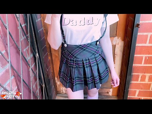 ❤️ Studentessa succhia il suo cazzo profondamente e scopa invece delle lezioni ❤️ Video di sessoal it.onetubes.top ❌