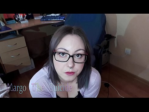 ❤️ Ragazza sexy con gli occhiali succhia il dildo profondamente sulla macchina fotografica ❤️ Video di sessoal it.onetubes.top ❌