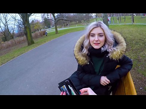 ❤️ Ingoia la sborra calda di uno sconosciuto per soldi - pompino nel parco di Eva Elfie ❤️ Video di sessoal it.onetubes.top ❌